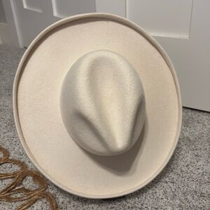 NWOT Gigi pip Cara pencil brim hat